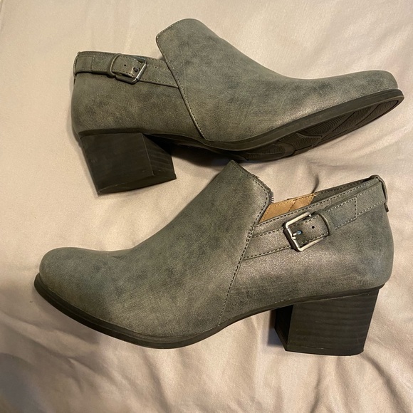 Ladies size 10 Naturalizer Soul gray booties - Picture 2 of 7